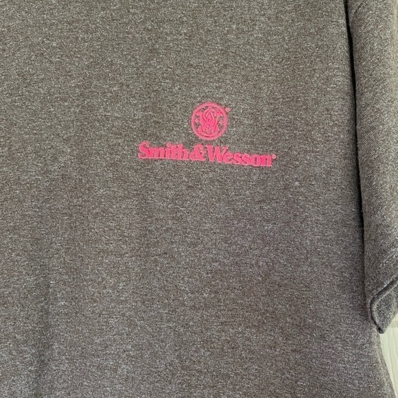Smith & Wesson Gray Size Medium Tee - Picture 3 of 8